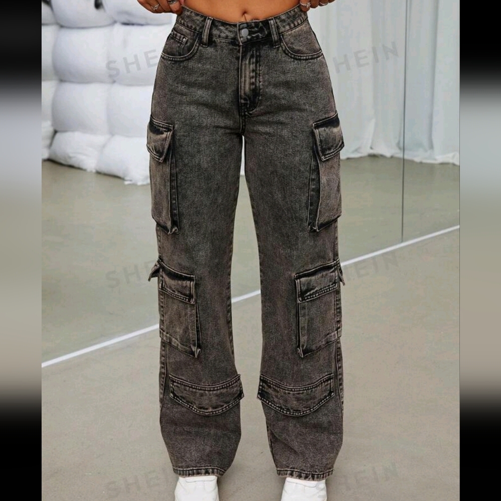 ❌️ [SOLD] SHEIN ICON Flap Pocket Side Cargo Jeans